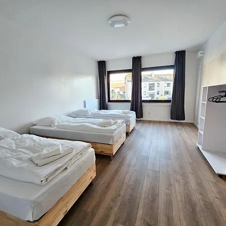 T&k - - 3-6 Grand With Private Parking For Vehicles Apartmán Solingen