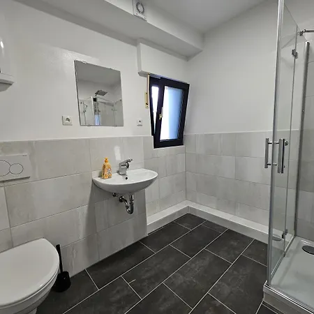 T&k - - 3-6 Grand With Private Parking For Vehicles Apartmán *