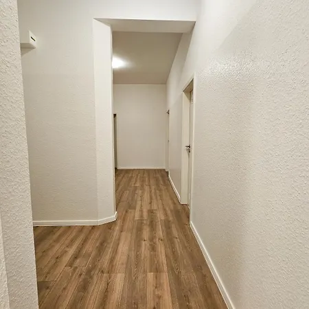 Apartment T&k - - 3-6 Grand With Private Parking For Vehicles *