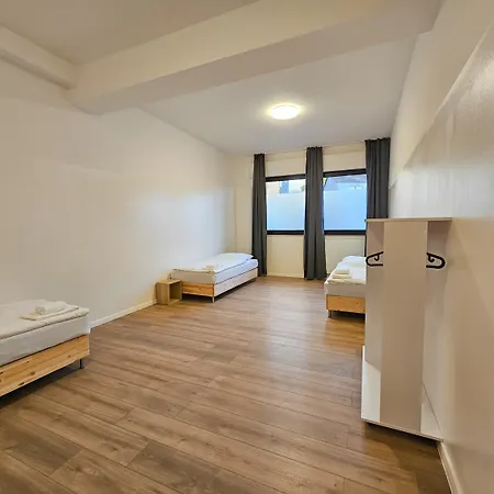 Apartmán T&k - - 3-6 Grand With Private Parking For Vehicles Solingen