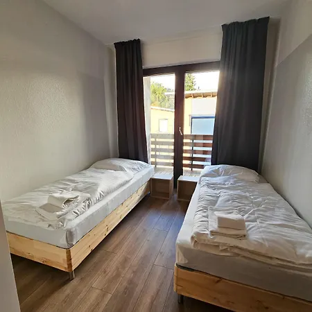 Apartmán T&k - - 3-6 Grand With Private Parking For Vehicles Solingen