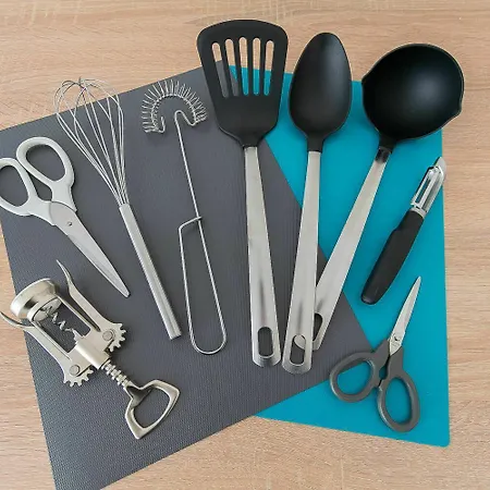 Apartment T&k - - 3-6 Grand With Private Parking For Vehicles Solingen