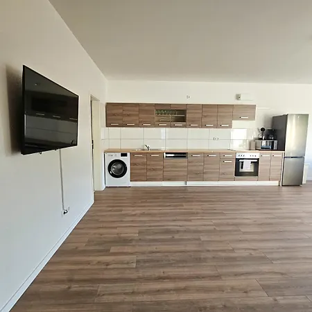 Apartment T&k - - 3-6 Grand With Private Parking For Vehicles *