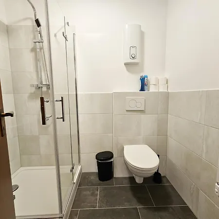 T&k - - 3-6 Grand With Private Parking For Vehicles