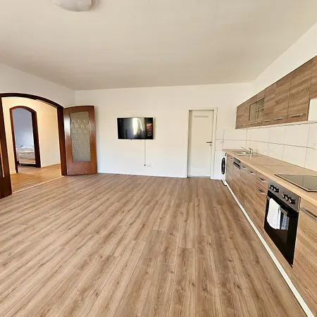 T&k - - 3-6 Grand With Private Parking For Vehicles Apartmán Solingen