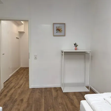 T&k - - 3-6 Grand With Private Parking For Vehicles Apartmán