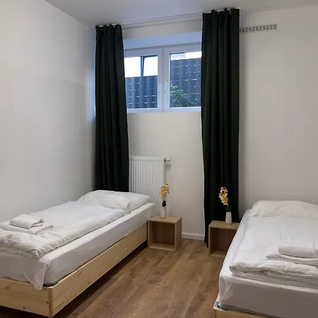 T&k - - 3-6 Grand With Private Parking For Vehicles * Solingen