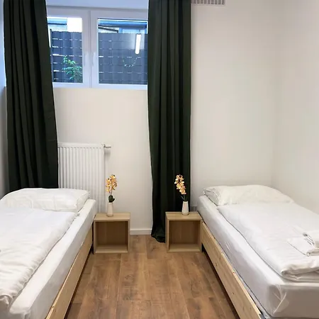T&k - - 3-6 Grand With Private Parking For Vehicles Apartmán