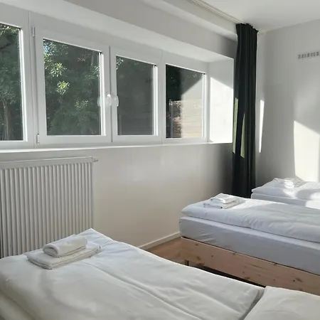 T&k - - 3-6 Grand With Private Parking For Vehicles * Solingen