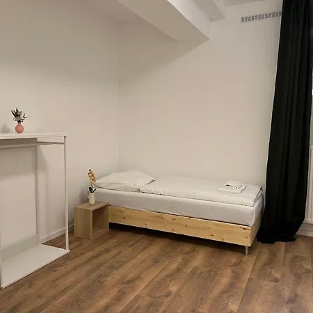 T&k - - 3-6 Grand With Private Parking For Vehicles Apartmán
