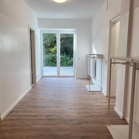 T&k - - 3-6 Grand With Private Parking For Vehicles Apartmán Solingen