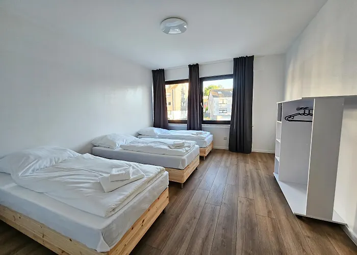 Appartement T&k - - 3-6 Grand With Private Parking For Vehicles Solingen