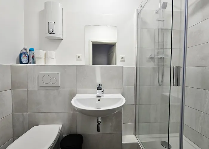 T&k - - 3-6 Grand With Private Parking For Vehicles Appartement Solingen