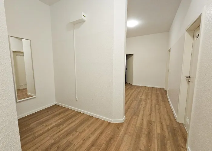 T&k - - 3-6 Grand With Private Parking For Vehicles Appartement Solingen