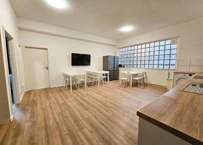 Appartement T&k - - 3-6 Grand With Private Parking For Vehicles *