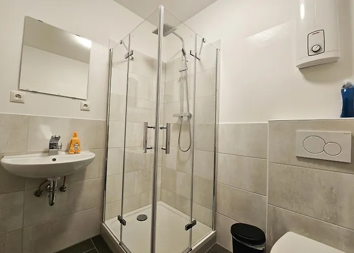 Appartement T&k - - 3-6 Grand With Private Parking For Vehicles *