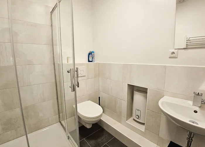 T&k - - 3-6 Grand With Private Parking For Vehicles