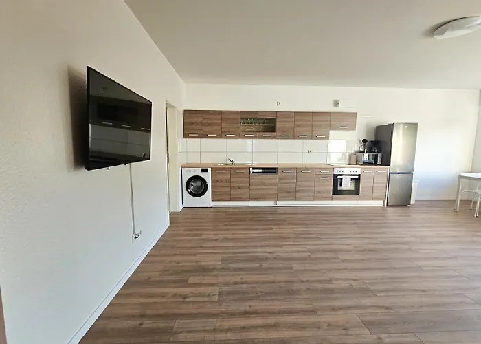 Appartement T&k - - 3-6 Grand With Private Parking For Vehicles *