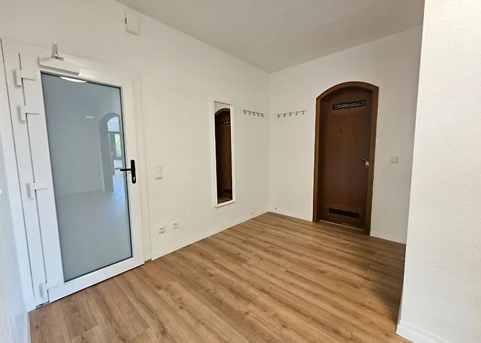 Appartement T&k - - 3-6 Grand With Private Parking For Vehicles *